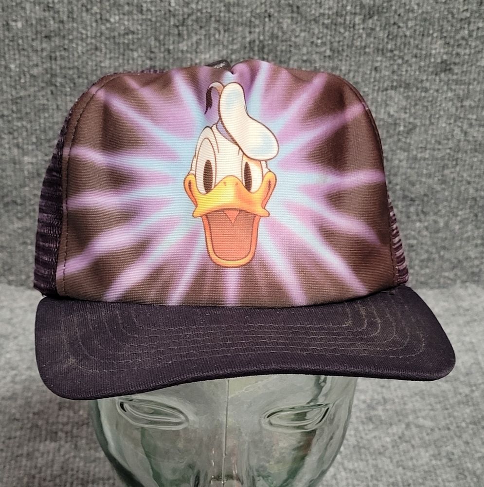 Vintage NEW ERA Donald Duck Graphic Trucker Hat Walt Disney Made In USA
